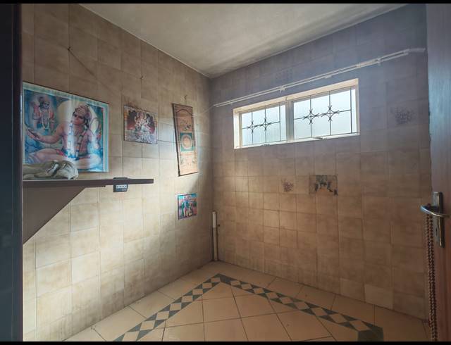 5 BEDROOM FREESTANDING FOR SALE IN TONGAAT BEACH